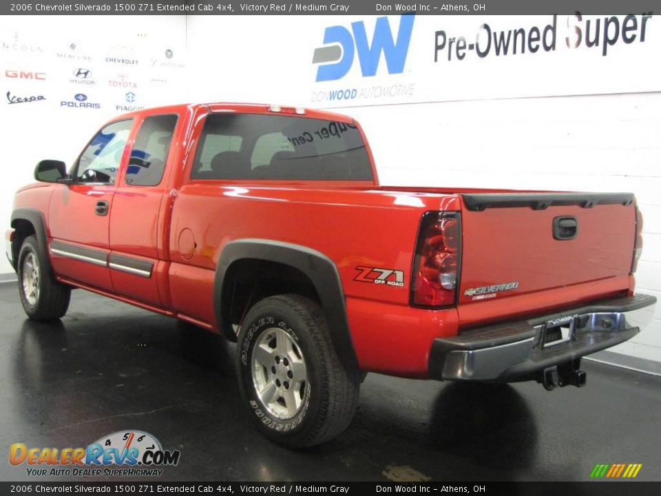 2006 Chevrolet Silverado 1500 Z71 Extended Cab 4x4 Victory Red / Medium Gray Photo #3