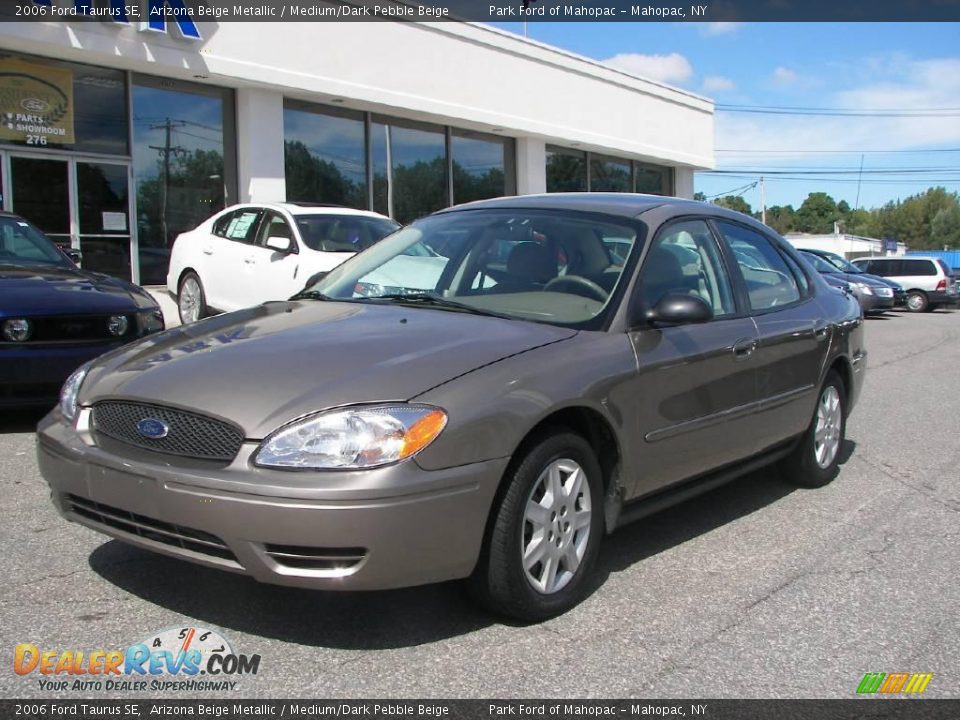 2006 Ford Taurus SE Arizona Beige Metallic / Medium/Dark Pebble Beige Photo #1