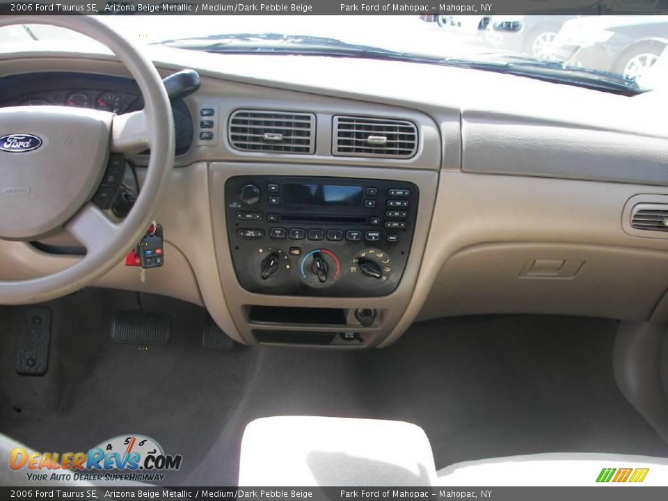 2006 Ford Taurus SE Arizona Beige Metallic / Medium/Dark Pebble Beige Photo #15