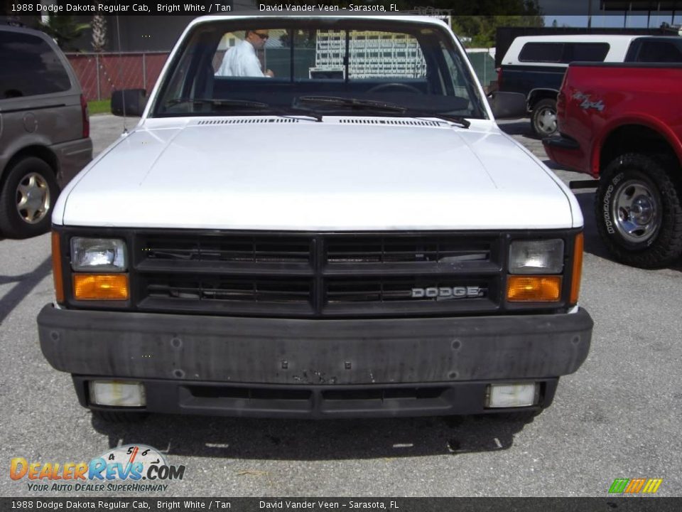 1988 Dodge Dakota Regular Cab Bright White / Tan Photo #2