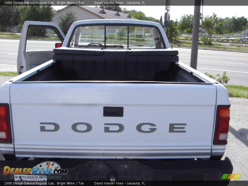 1988 Dodge Dakota Regular Cab Bright White / Tan Photo #3