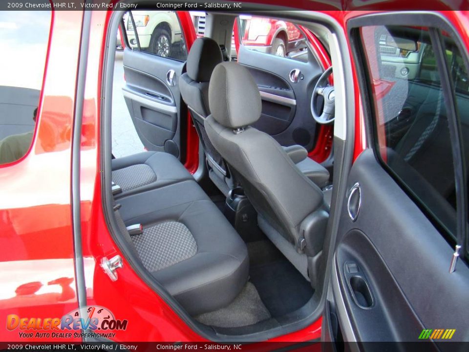 2009 Chevrolet HHR LT Victory Red / Ebony Photo #11