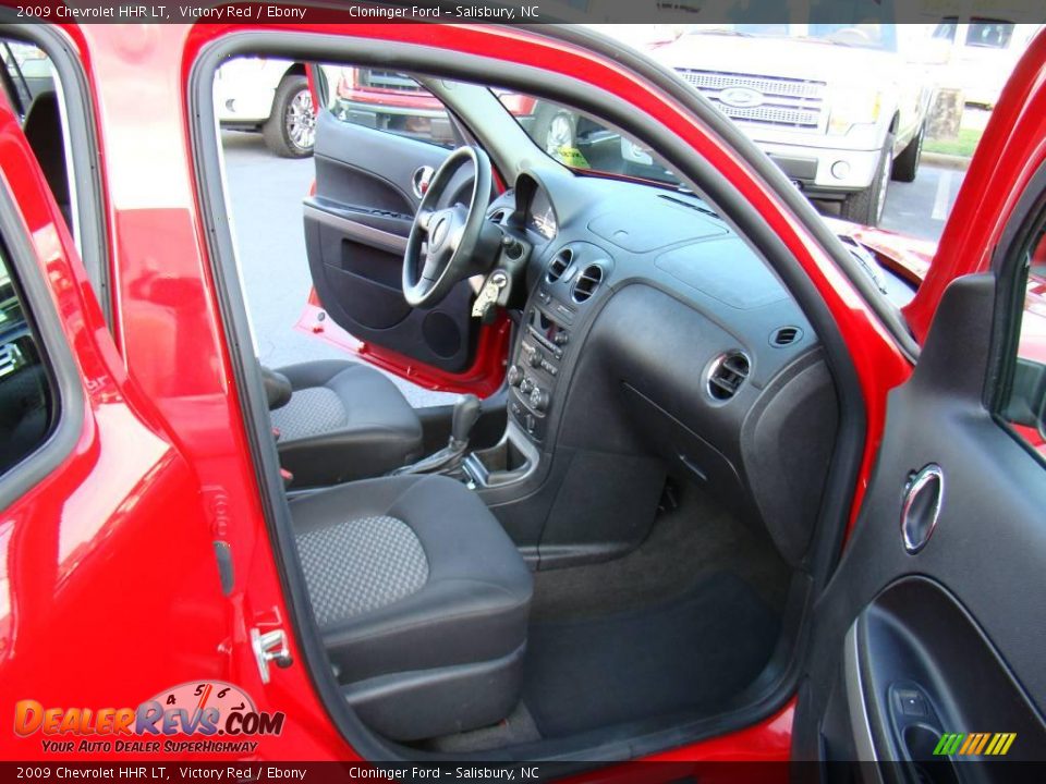 2009 Chevrolet HHR LT Victory Red / Ebony Photo #12