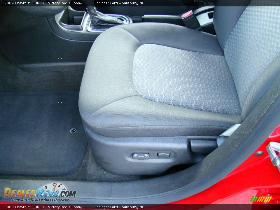 2009 Chevrolet HHR LT Victory Red / Ebony Photo #17