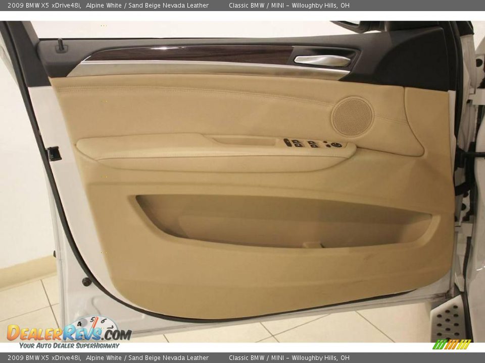 2009 BMW X5 xDrive48i Alpine White / Sand Beige Nevada Leather Photo #8
