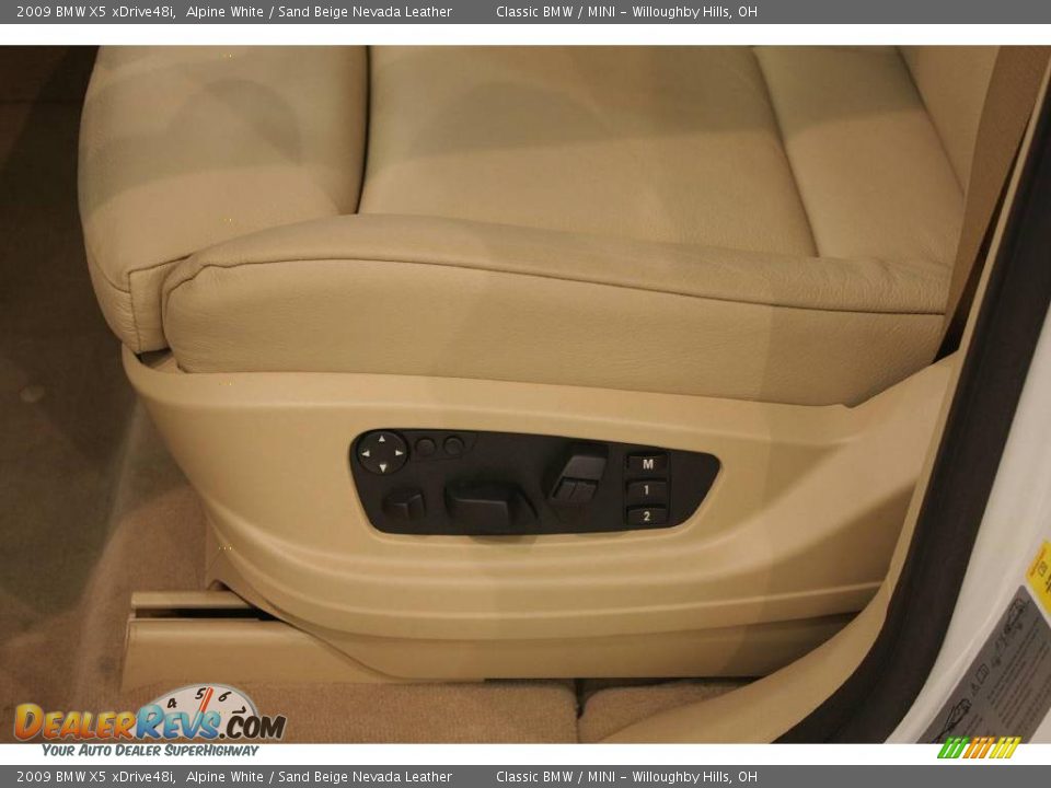 2009 BMW X5 xDrive48i Alpine White / Sand Beige Nevada Leather Photo #10