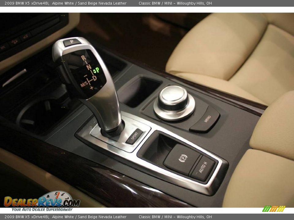 2009 BMW X5 xDrive48i Alpine White / Sand Beige Nevada Leather Photo #18