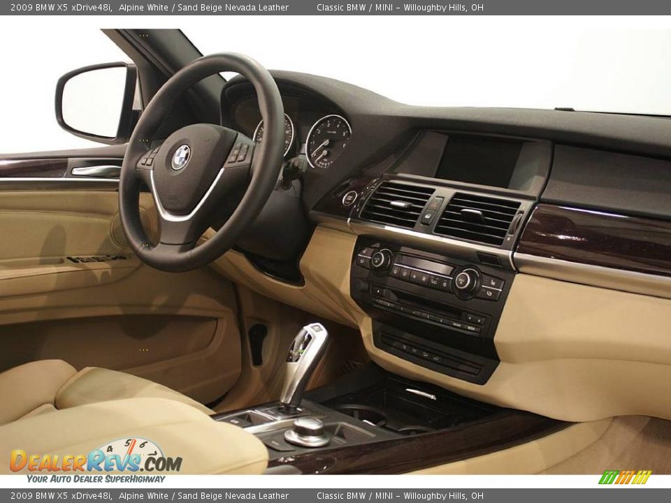 2009 BMW X5 xDrive48i Alpine White / Sand Beige Nevada Leather Photo #19