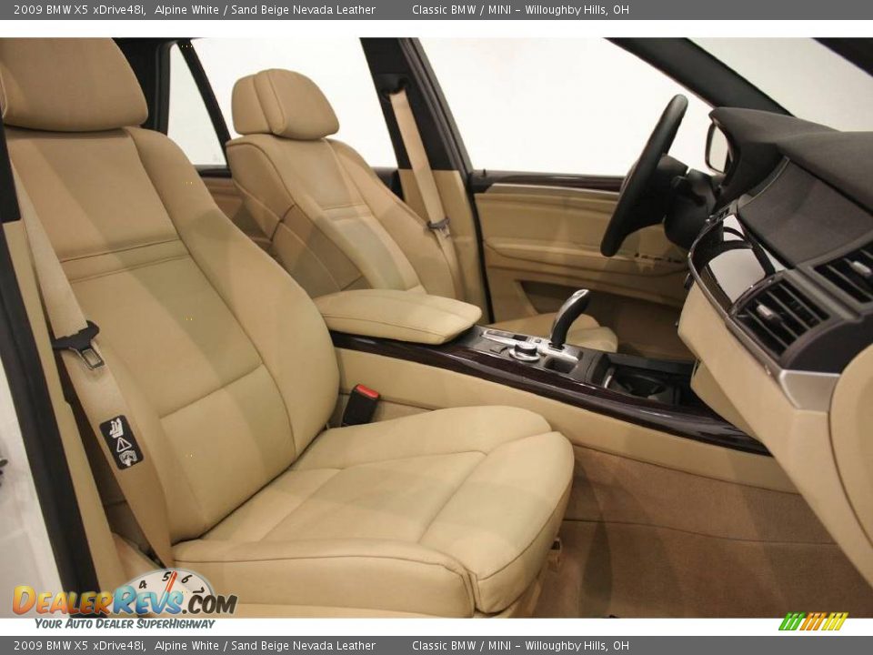 2009 BMW X5 xDrive48i Alpine White / Sand Beige Nevada Leather Photo #20
