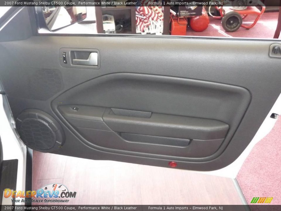 Door Panel of 2007 Ford Mustang Shelby GT500 Coupe Photo #16