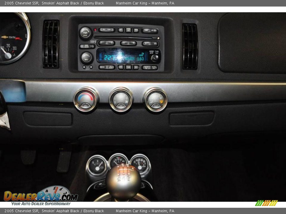 2005 Chevrolet SSR Smokin' Asphalt Black / Ebony Black Photo #21