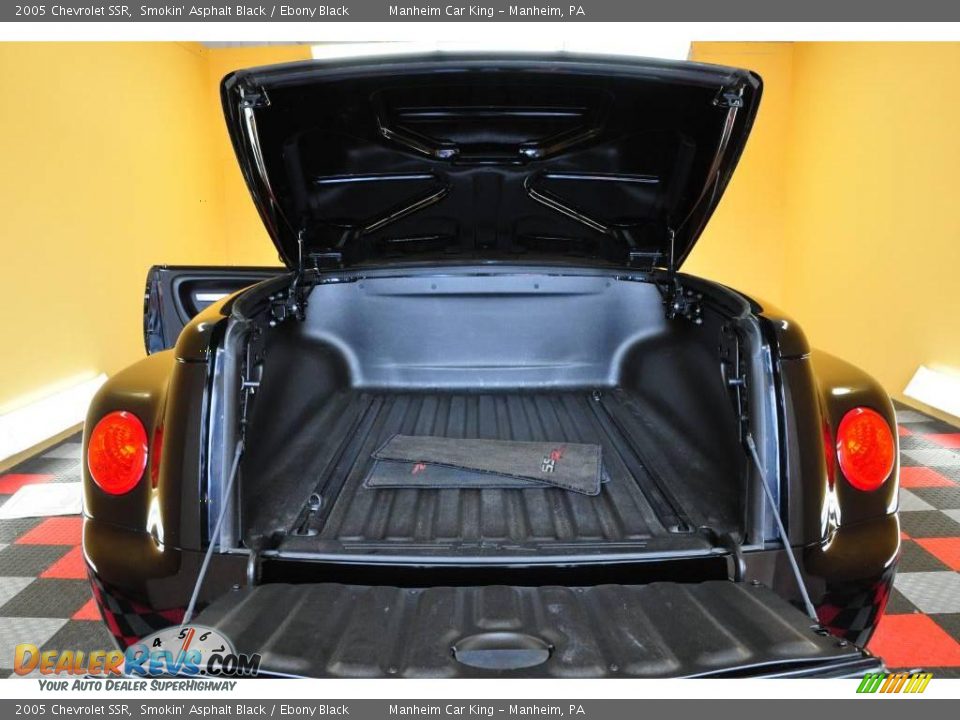 2005 Chevrolet SSR Smokin' Asphalt Black / Ebony Black Photo #24