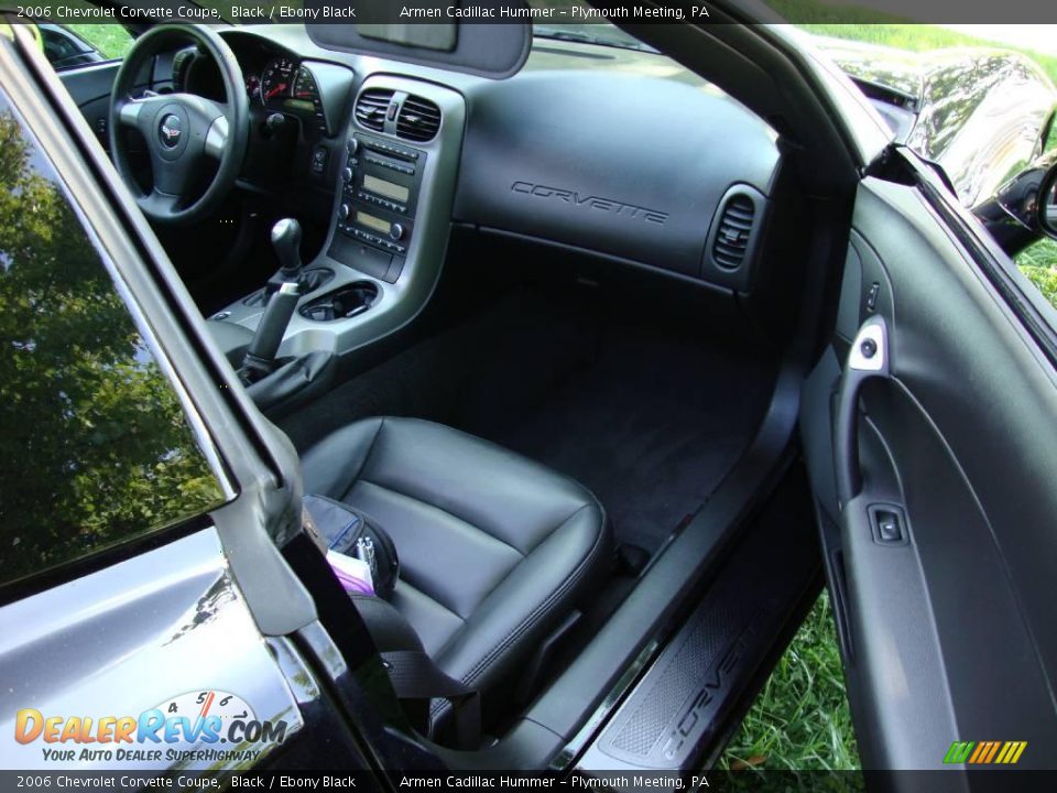 2006 Chevrolet Corvette Coupe Black / Ebony Black Photo #17