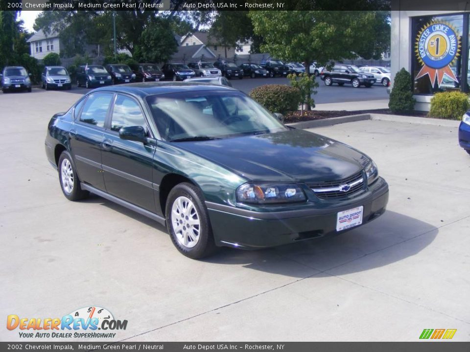 2002 Chevrolet Impala Medium Green Pearl / Neutral Photo #2