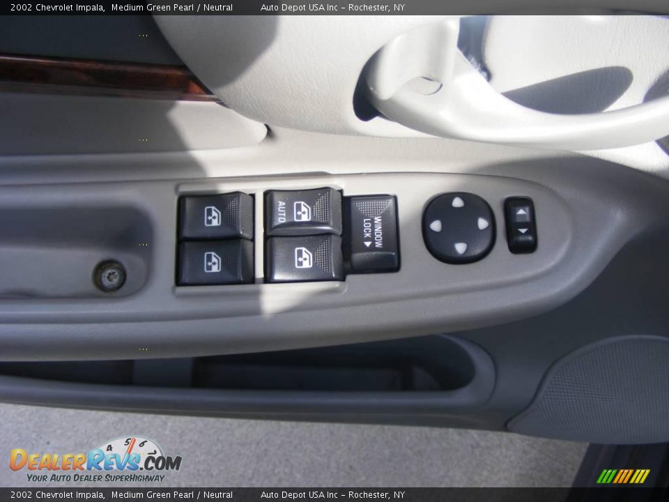 2002 Chevrolet Impala Medium Green Pearl / Neutral Photo #8