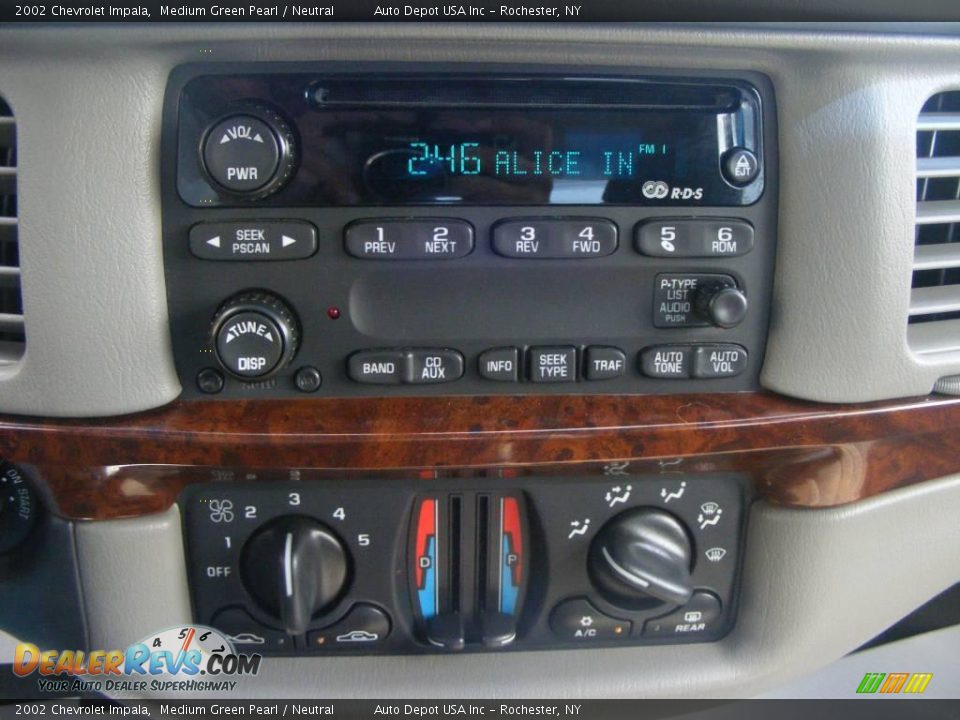 2002 Chevrolet Impala Medium Green Pearl / Neutral Photo #11