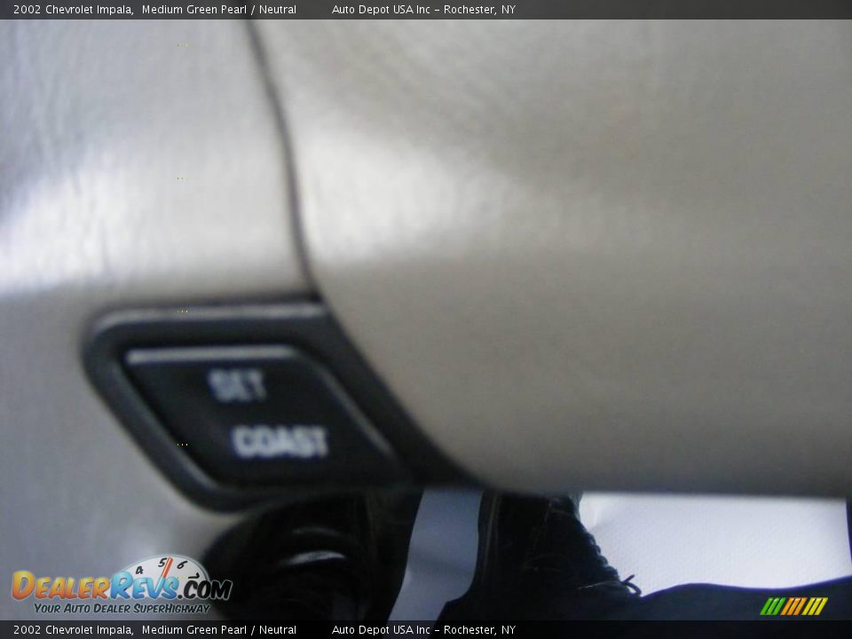 2002 Chevrolet Impala Medium Green Pearl / Neutral Photo #13