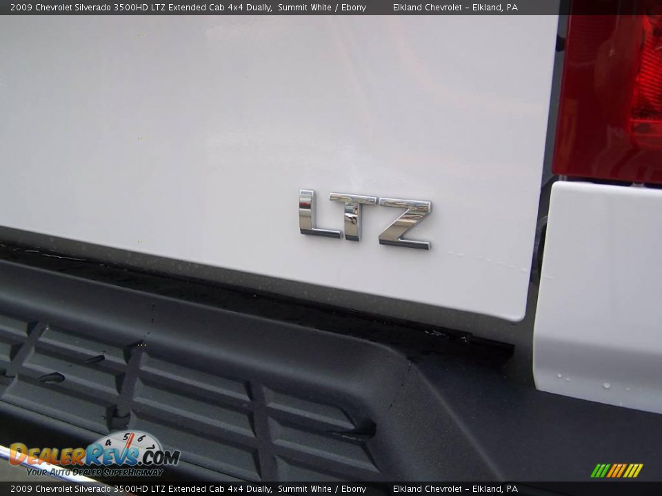 2009 Chevrolet Silverado 3500HD LTZ Extended Cab 4x4 Dually Summit White / Ebony Photo #9