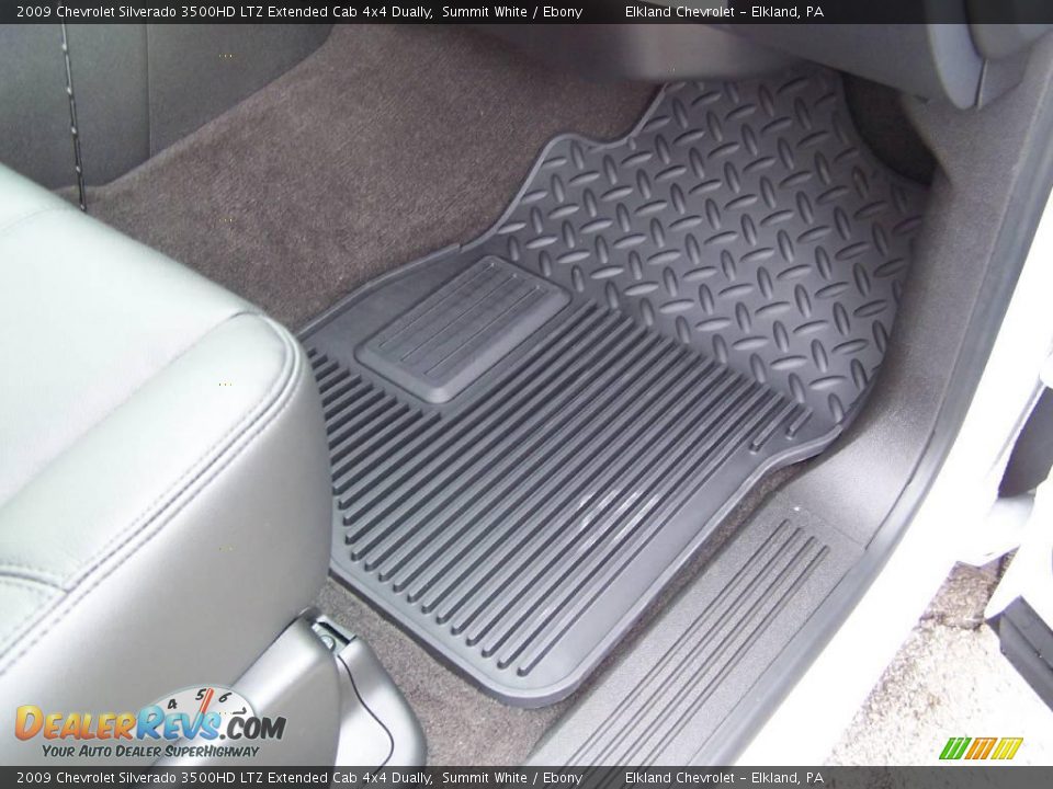 2009 Chevrolet Silverado 3500HD LTZ Extended Cab 4x4 Dually Summit White / Ebony Photo #24