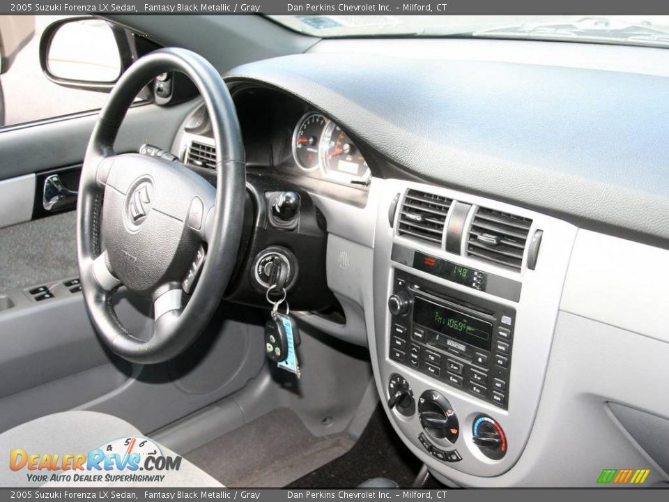 2005 Suzuki Forenza LX Sedan Fantasy Black Metallic / Gray Photo #10
