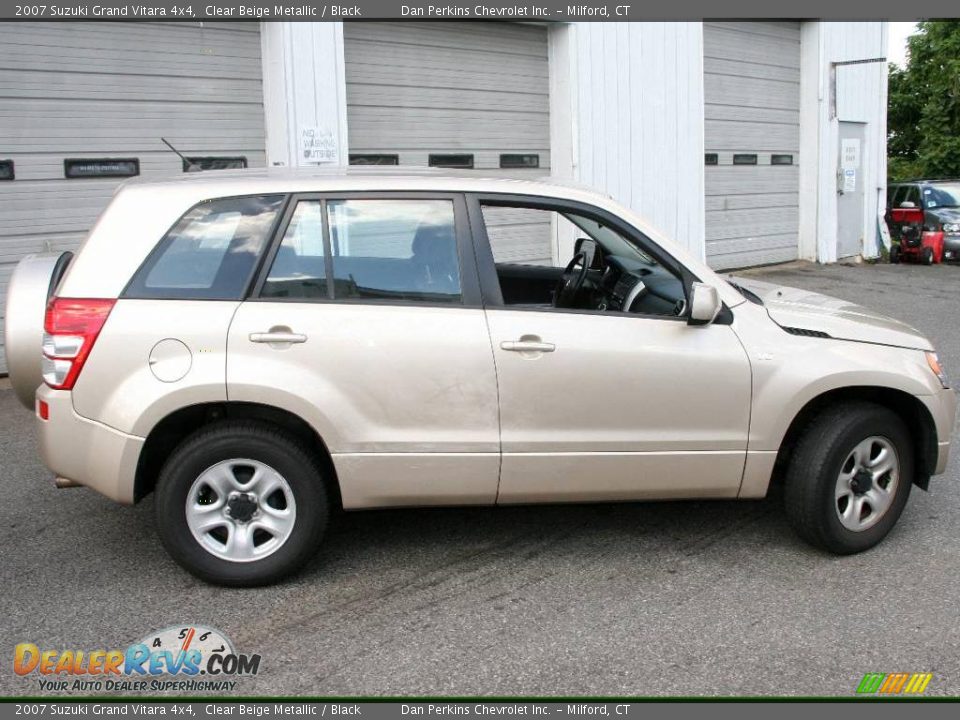 2007 Suzuki Grand Vitara 4x4 Clear Beige Metallic / Black Photo #4