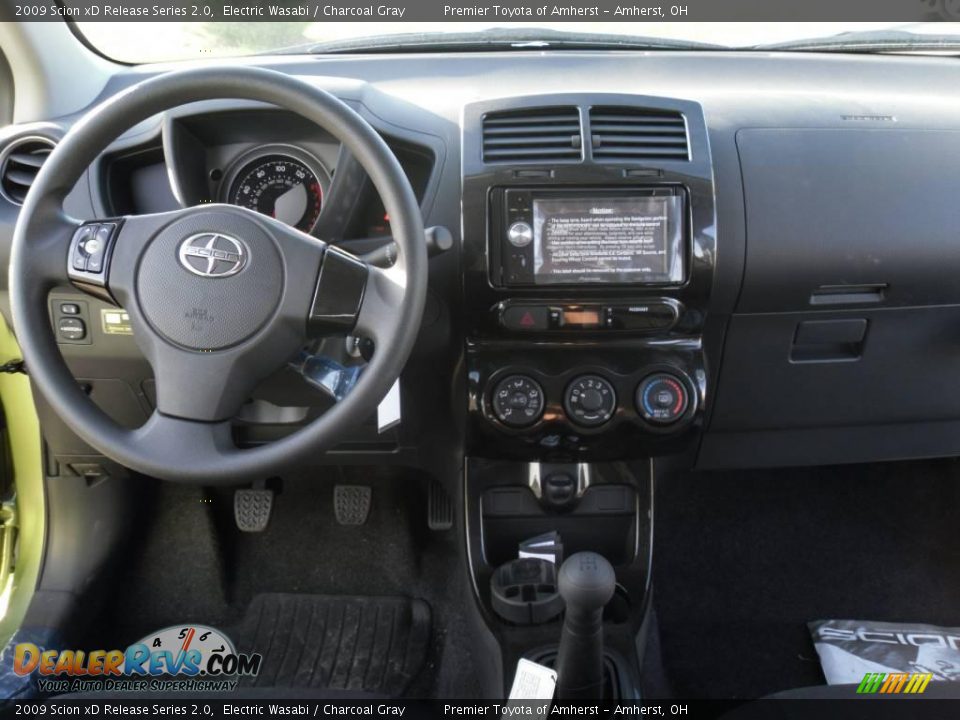 2009 Scion xD Release Series 2.0 Electric Wasabi / Charcoal Gray Photo #12