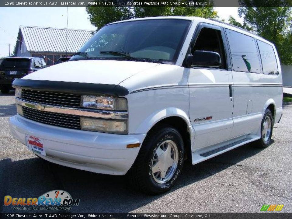 1998 Chevrolet Astro LT AWD Passenger Van White / Neutral Photo #1