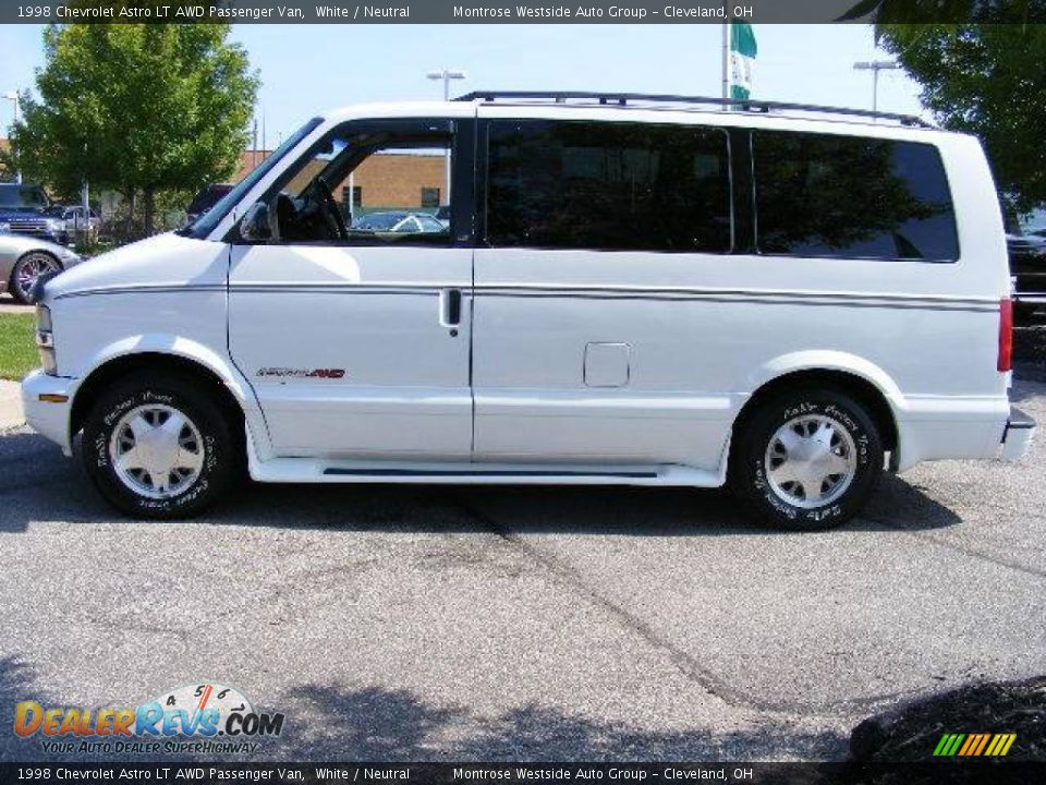 1998 Chevrolet Astro LT AWD Passenger Van White / Neutral Photo #2