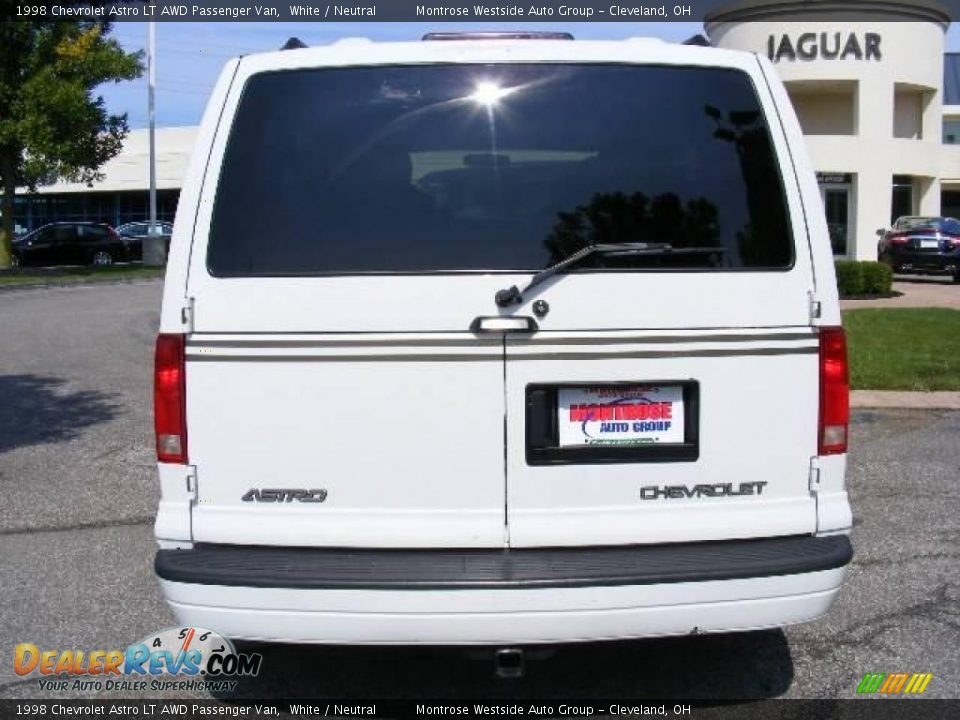 1998 Chevrolet Astro LT AWD Passenger Van White / Neutral Photo #4