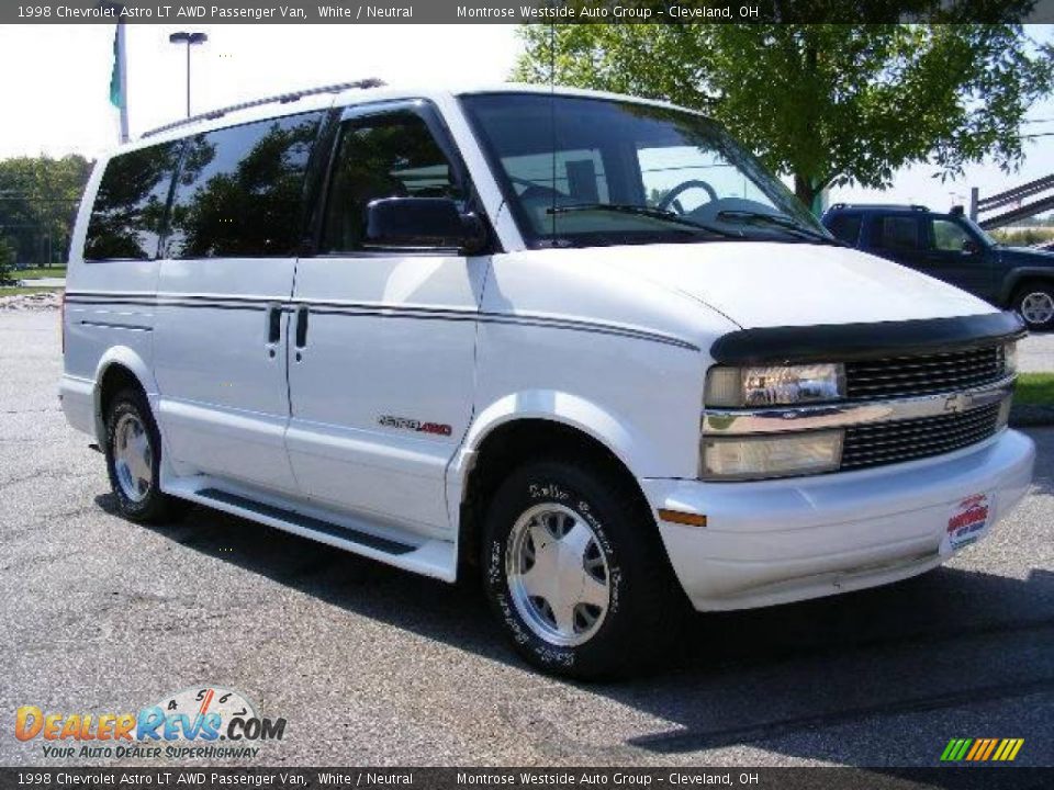 1998 Chevrolet Astro LT AWD Passenger Van White / Neutral Photo #7