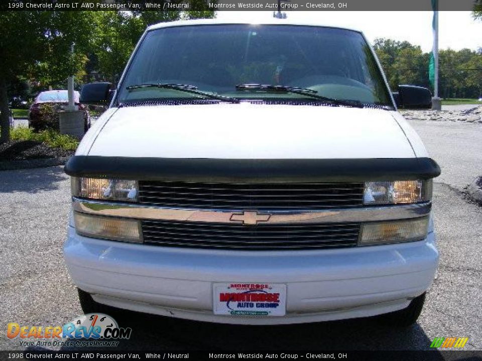 1998 Chevrolet Astro LT AWD Passenger Van White / Neutral Photo #8