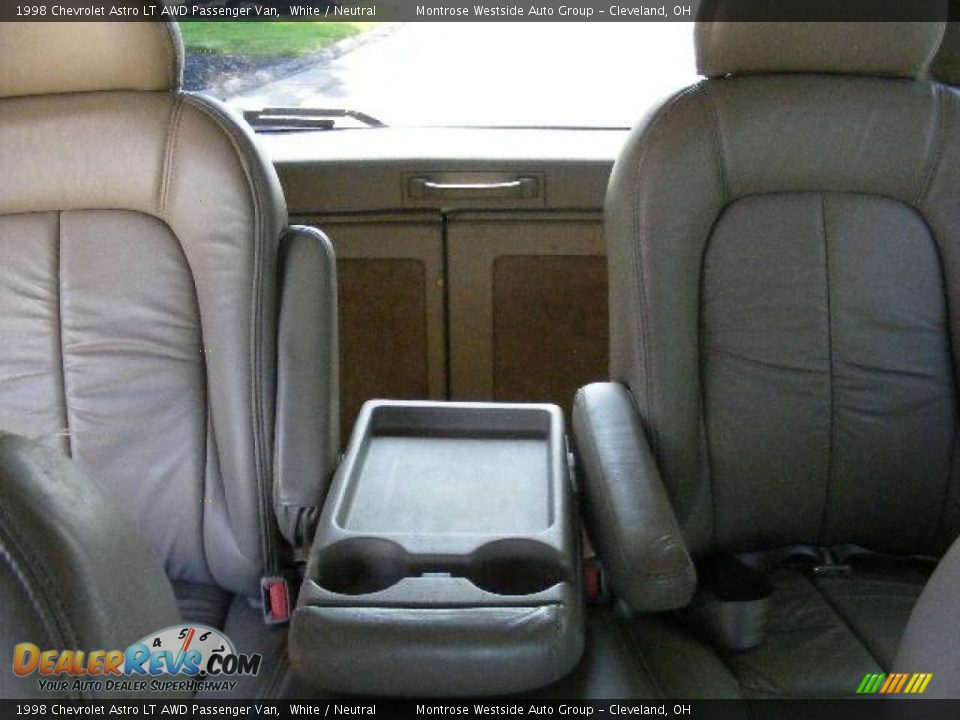1998 Chevrolet Astro LT AWD Passenger Van White / Neutral Photo #11