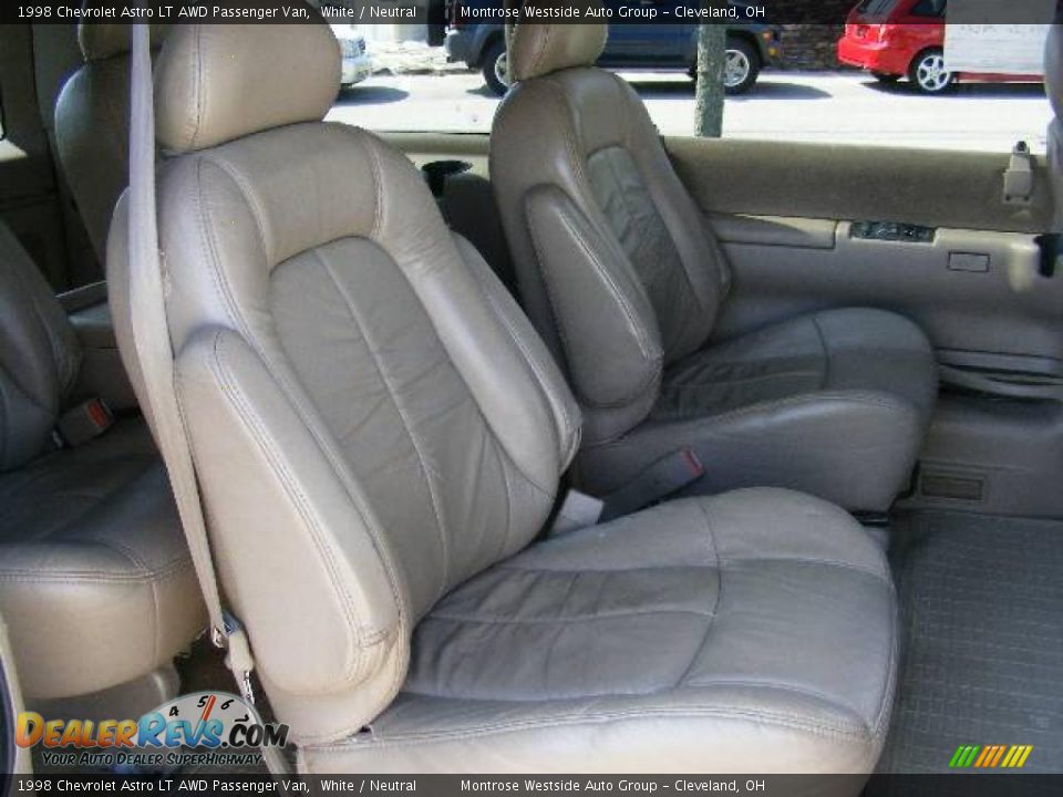 1998 Chevrolet Astro LT AWD Passenger Van White / Neutral Photo #12