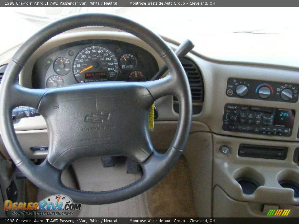 1998 Chevrolet Astro LT AWD Passenger Van White / Neutral Photo #16