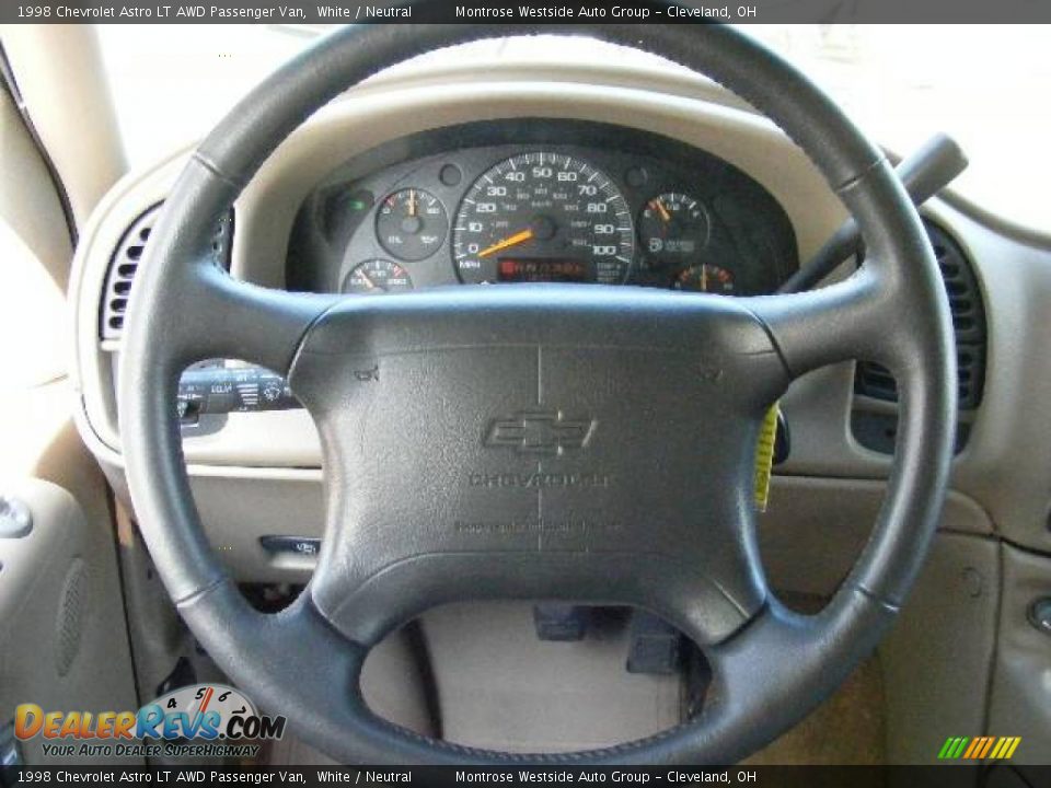 1998 Chevrolet Astro LT AWD Passenger Van White / Neutral Photo #17