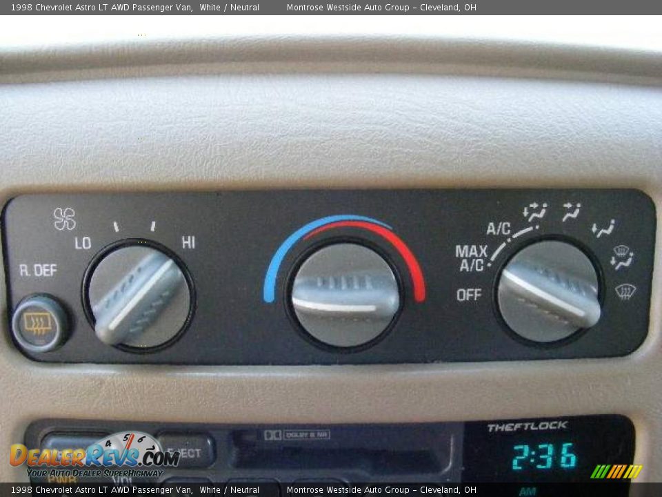 1998 Chevrolet Astro LT AWD Passenger Van White / Neutral Photo #21