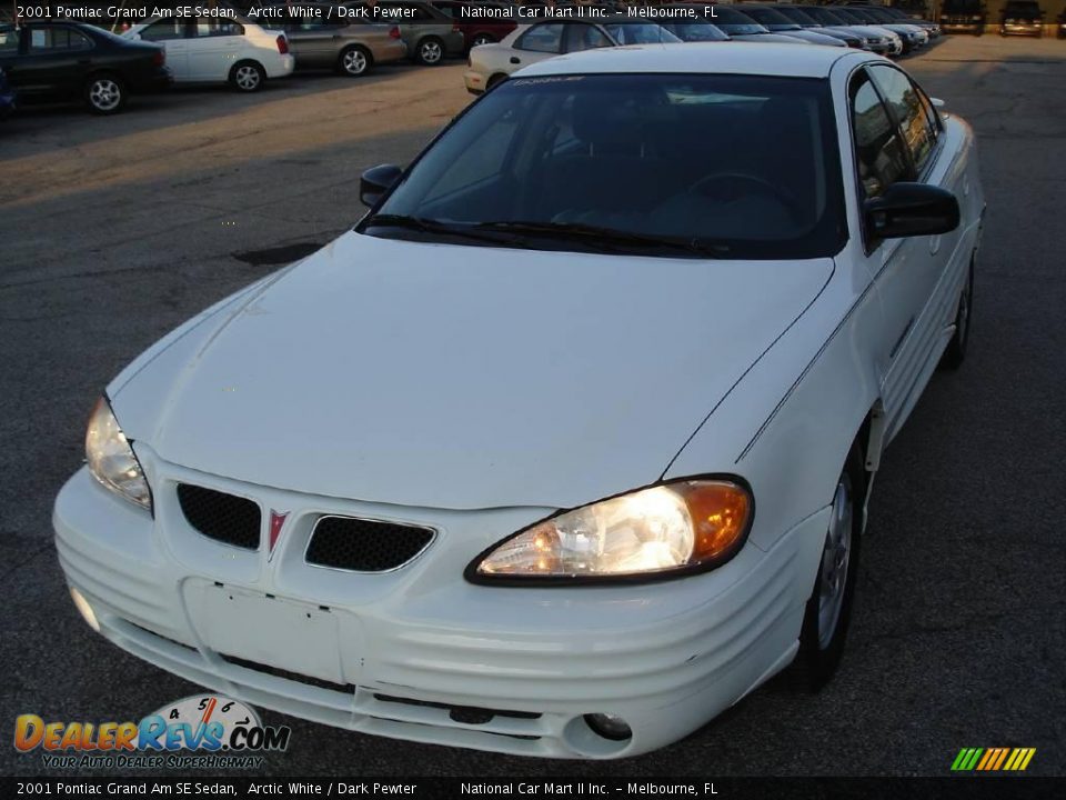 2001 Pontiac Grand Am SE Sedan Arctic White / Dark Pewter Photo #2