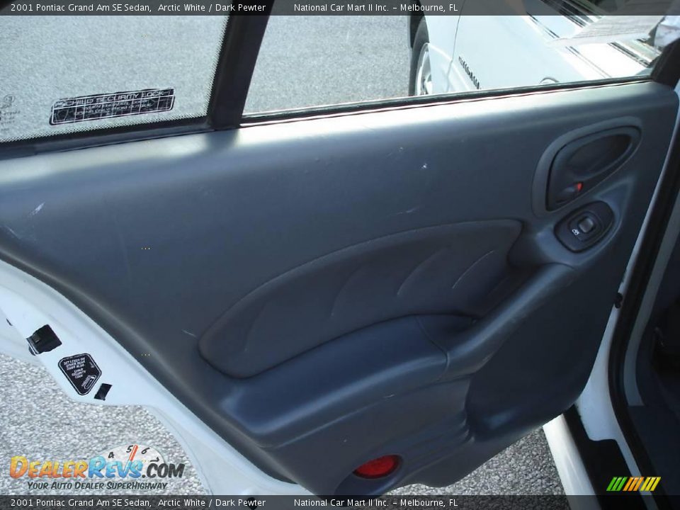 2001 Pontiac Grand Am SE Sedan Arctic White / Dark Pewter Photo #11