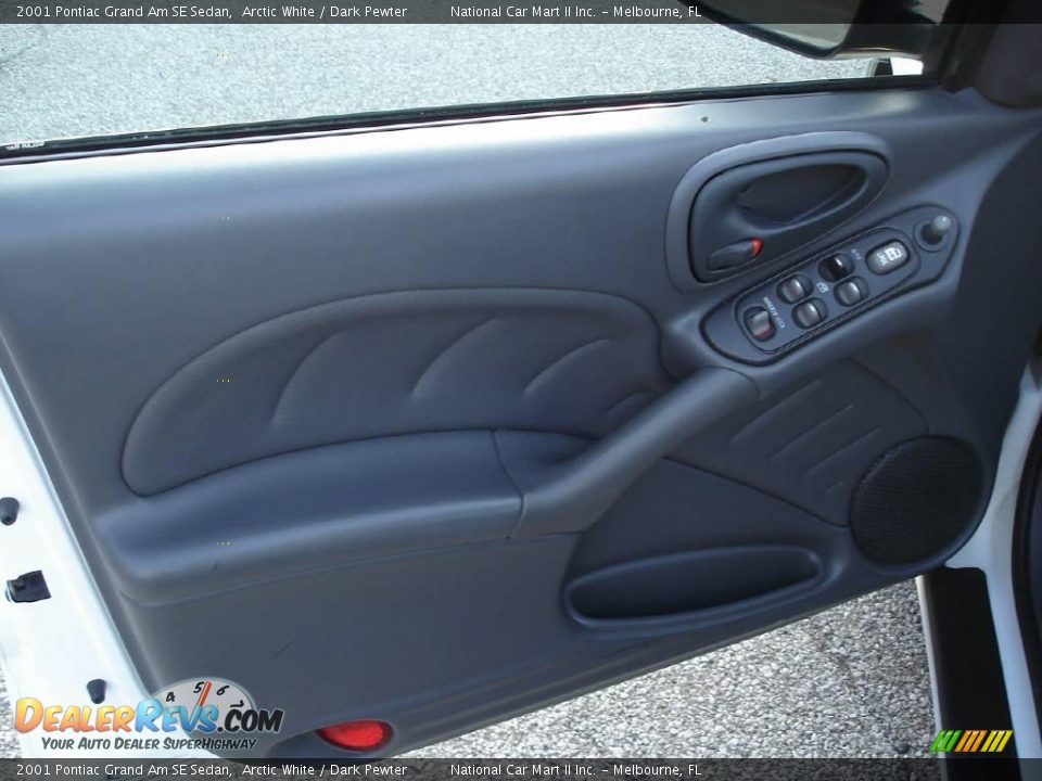 2001 Pontiac Grand Am SE Sedan Arctic White / Dark Pewter Photo #15