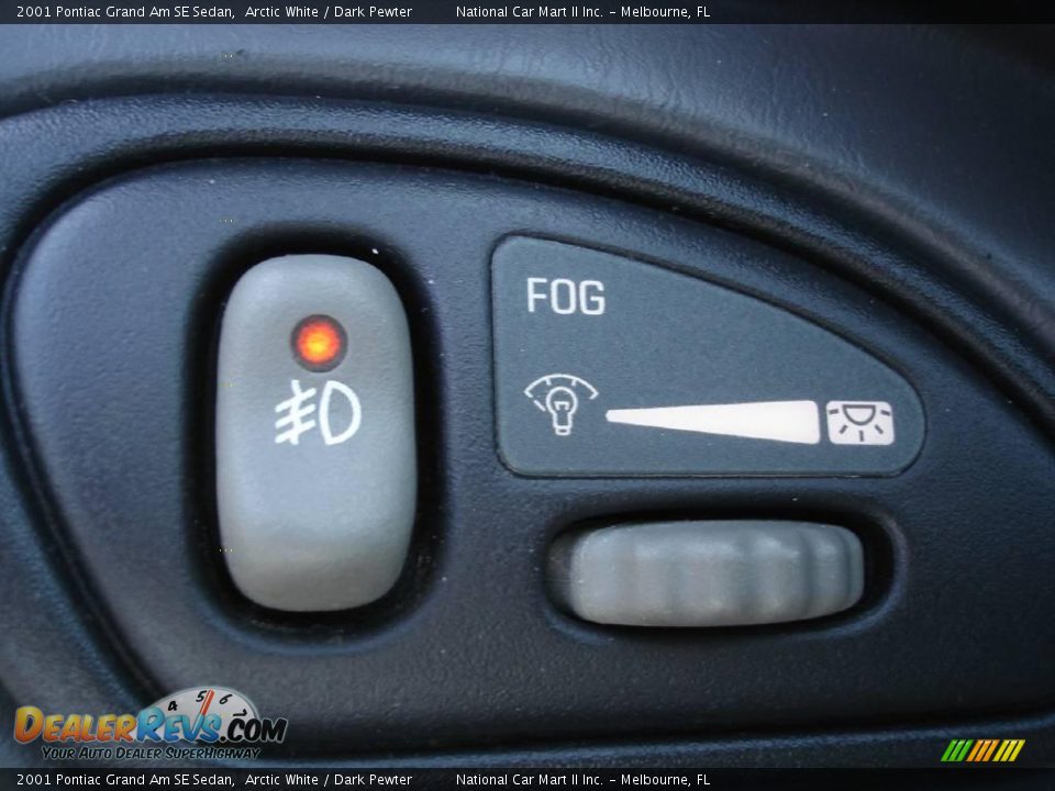 2001 Pontiac Grand Am SE Sedan Arctic White / Dark Pewter Photo #18