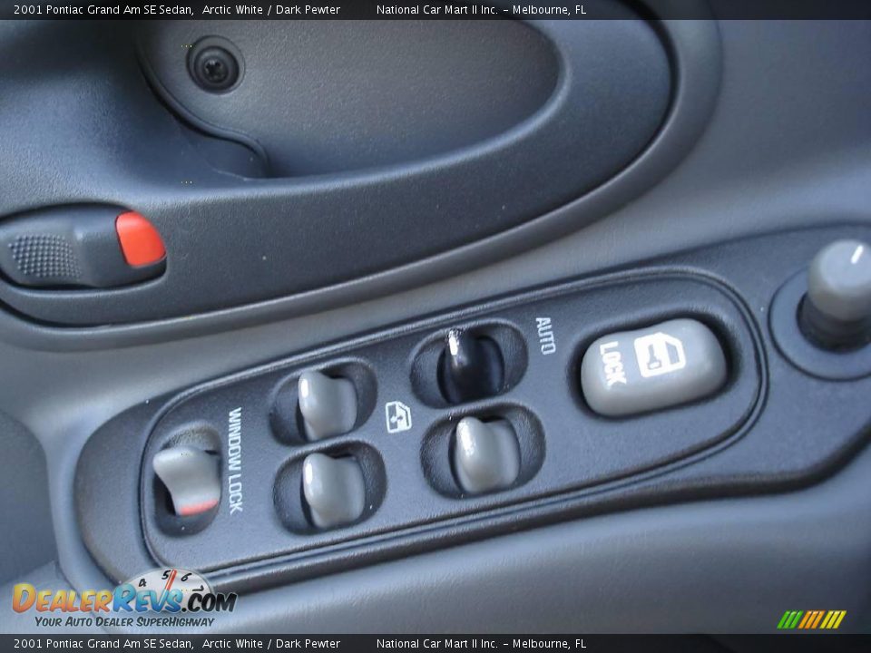 2001 Pontiac Grand Am SE Sedan Arctic White / Dark Pewter Photo #19