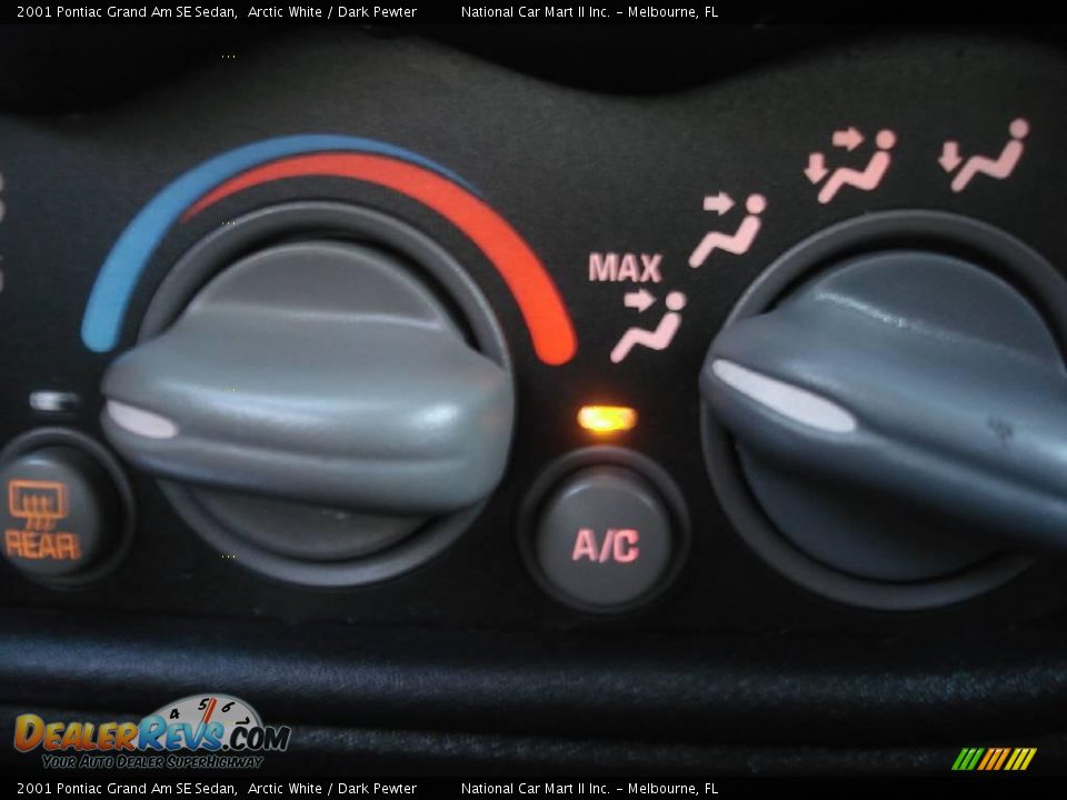 2001 Pontiac Grand Am SE Sedan Arctic White / Dark Pewter Photo #20