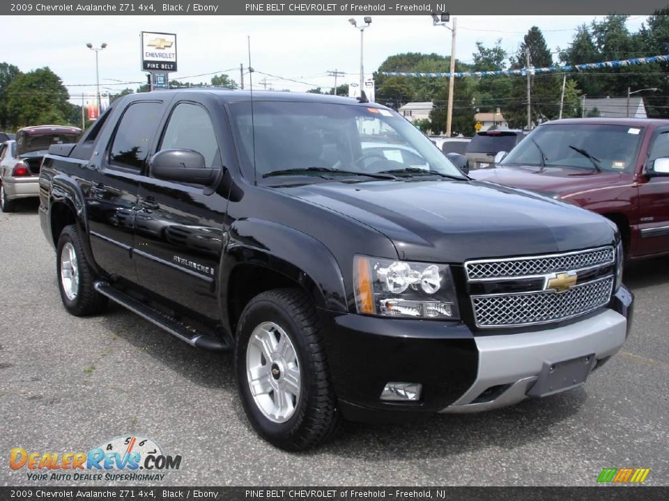 2009 Chevrolet Avalanche Z71 4x4 Black / Ebony Photo #2