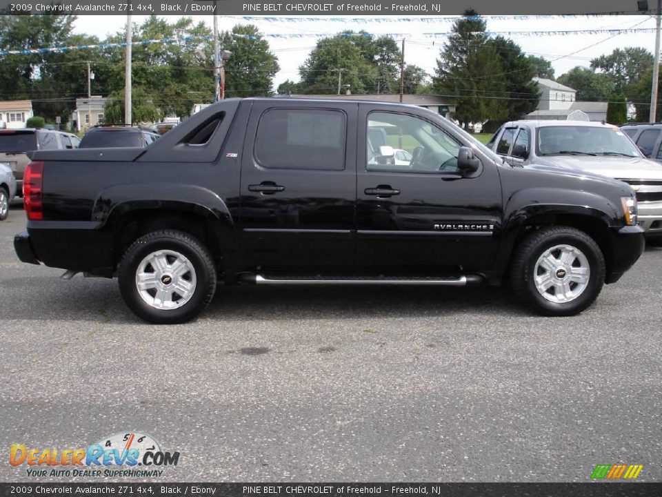 2009 Chevrolet Avalanche Z71 4x4 Black / Ebony Photo #3