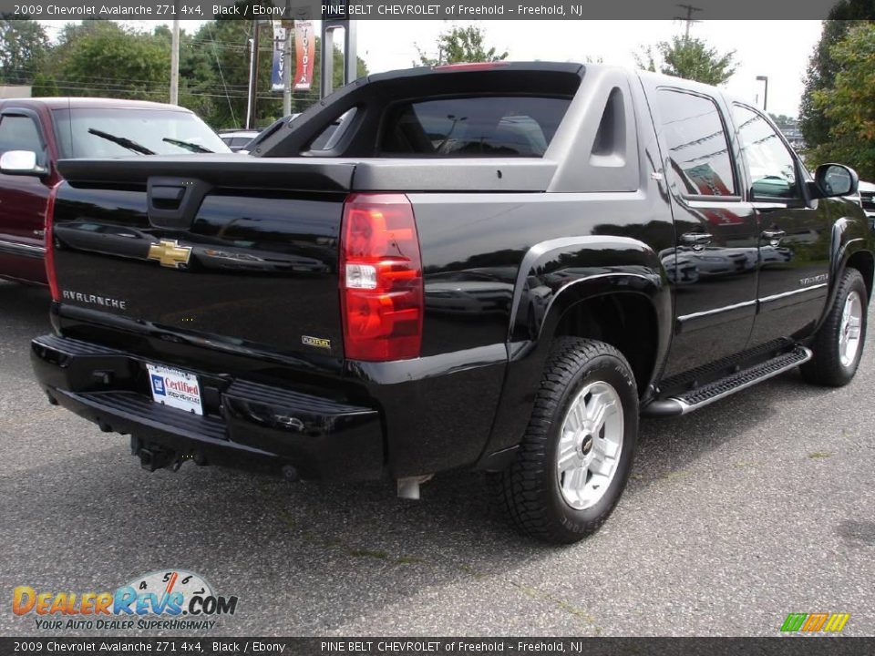 2009 Chevrolet Avalanche Z71 4x4 Black / Ebony Photo #4
