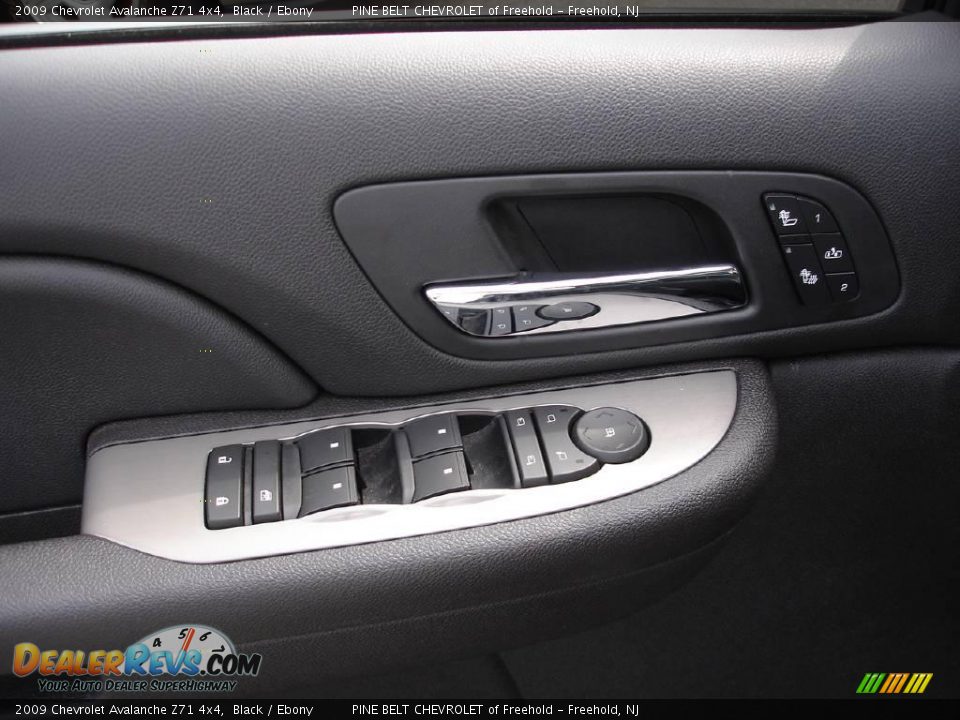 2009 Chevrolet Avalanche Z71 4x4 Black / Ebony Photo #6
