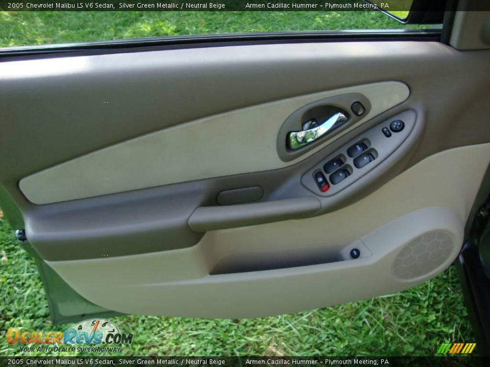 2005 Chevrolet Malibu LS V6 Sedan Silver Green Metallic / Neutral Beige Photo #13