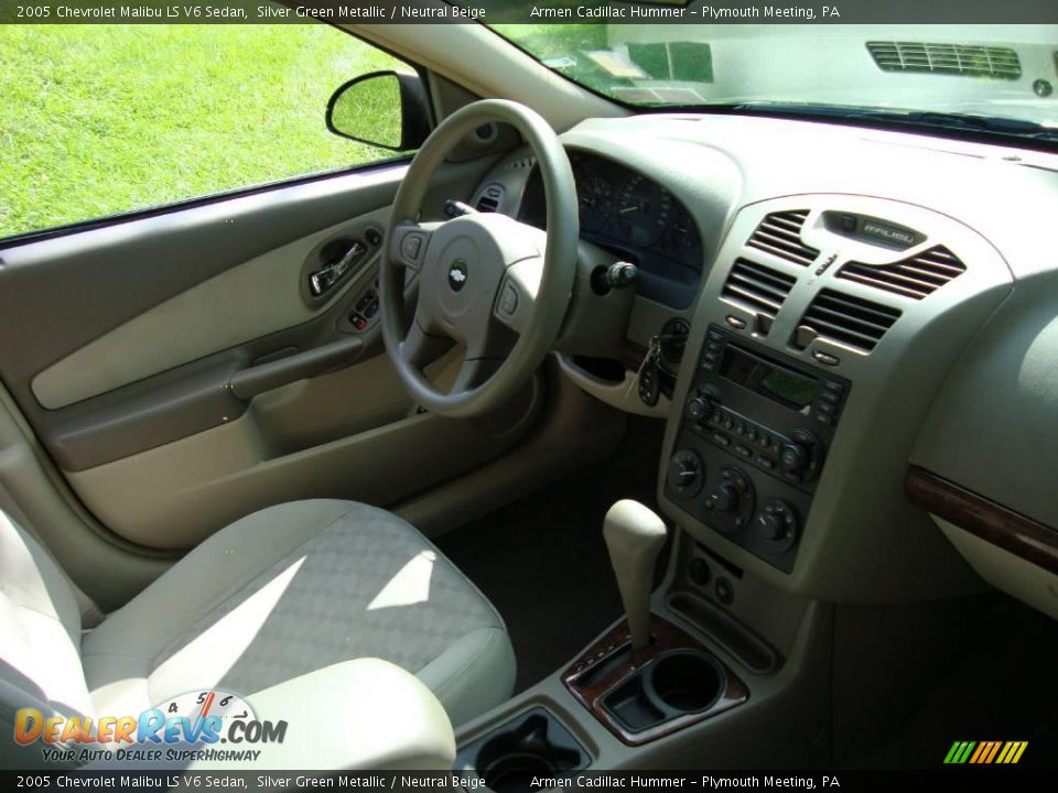 2005 Chevrolet Malibu LS V6 Sedan Silver Green Metallic / Neutral Beige Photo #18