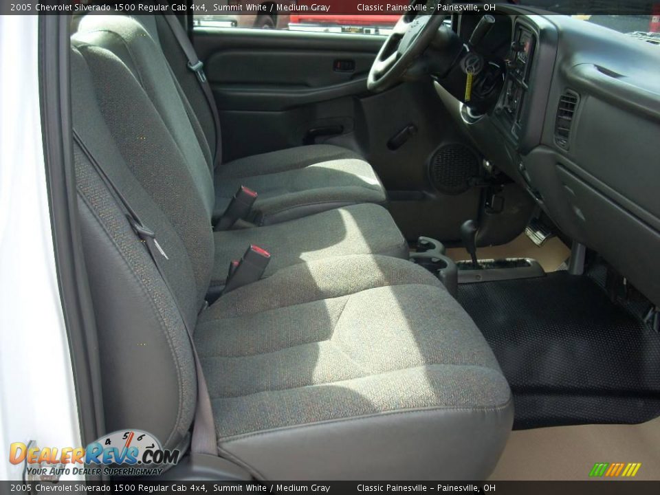 2005 Chevrolet Silverado 1500 Regular Cab 4x4 Summit White / Medium Gray Photo #6
