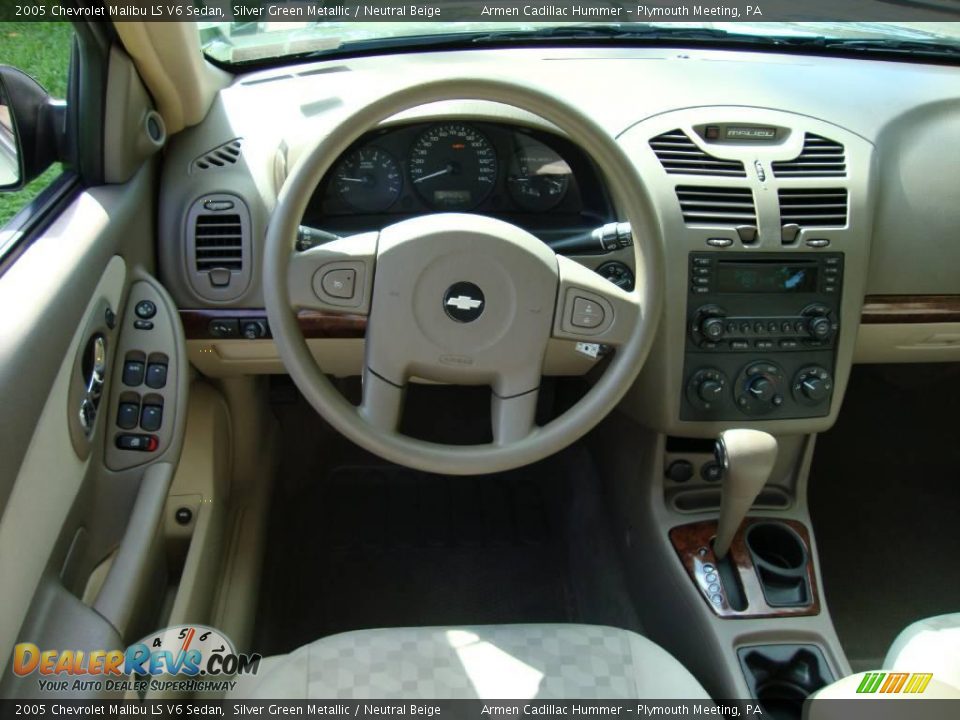 2005 Chevrolet Malibu LS V6 Sedan Silver Green Metallic / Neutral Beige Photo #33
